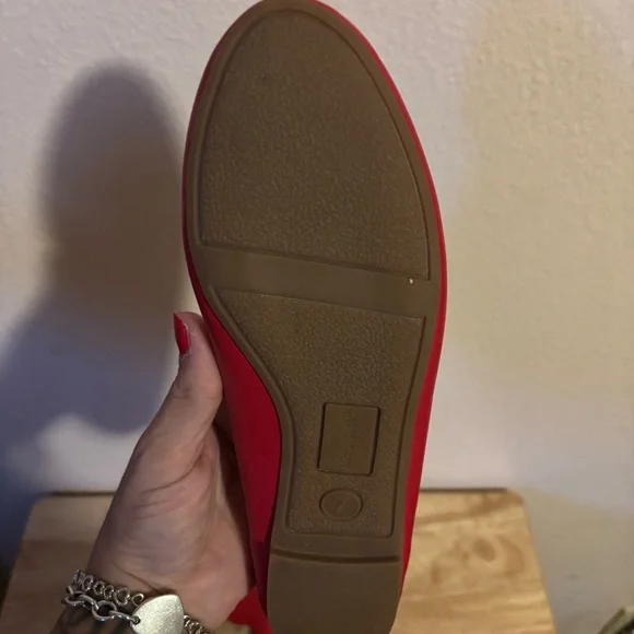 Cute Woman’s Red Scalloped Edge Flats, Size 7 Ballerina Flats, Pinup Flats - Picture 10 of 11
